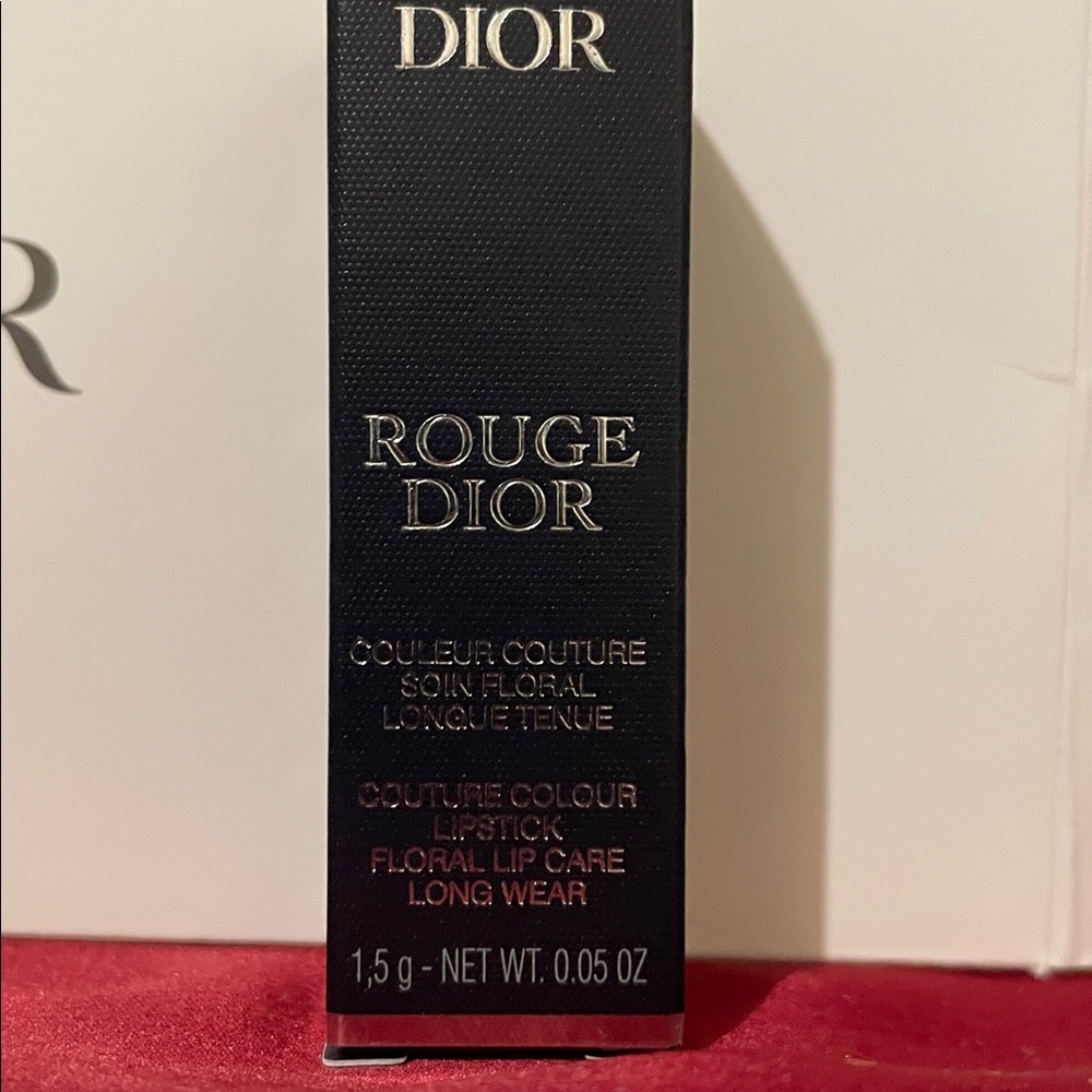 Dior Scarlet Travel Pouch with lipstick and lip enhancer - Picture 5 of 8